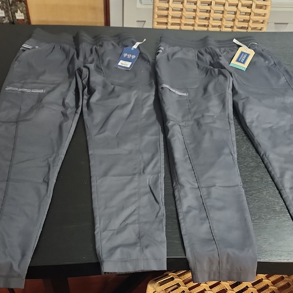 2 Brand new woman's scrub bottoms